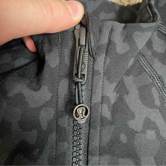 NWOT Lululemon Define Jacket and Wunder Unders 28” - Picture 3 of 11